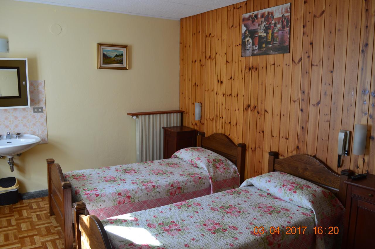 Albergo Ramo Verde Malesco Esterno foto